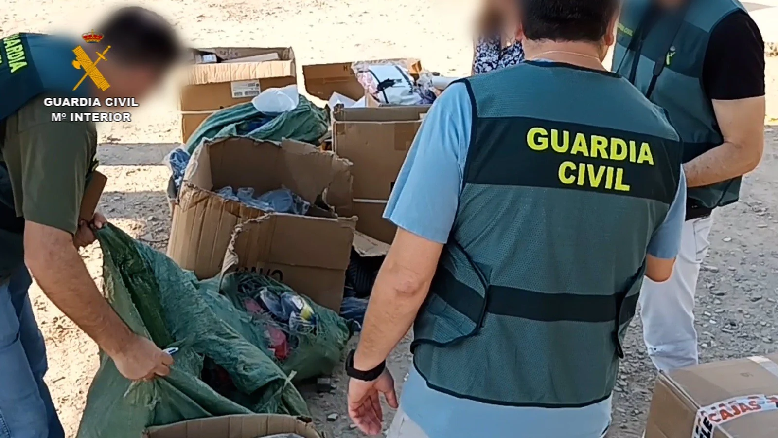 Golpe policial contra la venta ilegal del Top Manta en la Costa Daurada